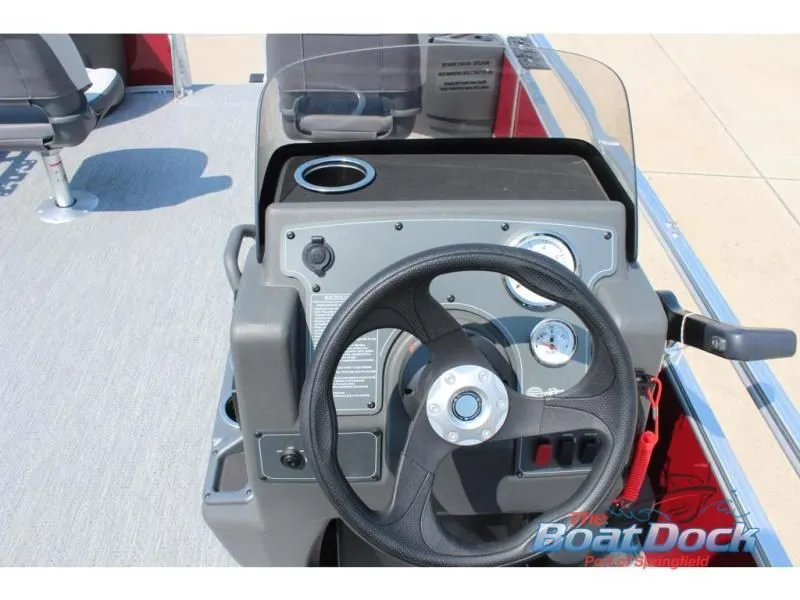 Slide: The Image of Bass Buggy 18 DLX 2026 - 13