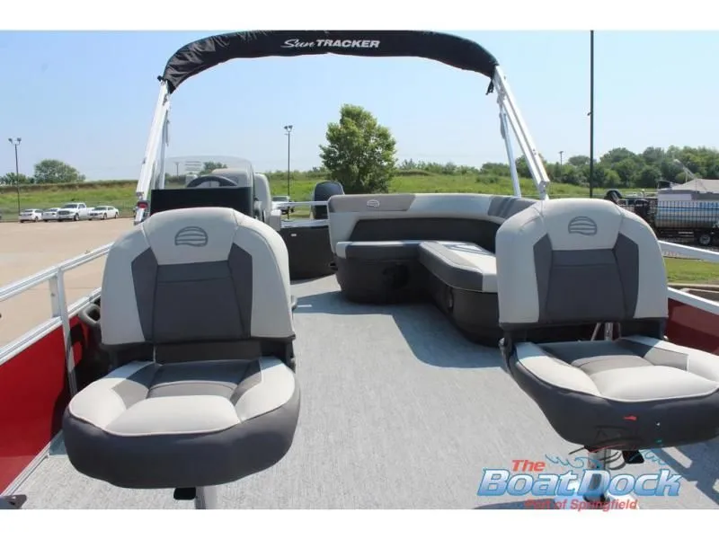 Slide: The Image of Bass Buggy 18 DLX 2026 - 6