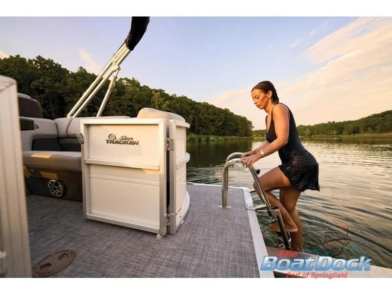 Slide: The Image of Party Barge 22 XP3 2026 - 18