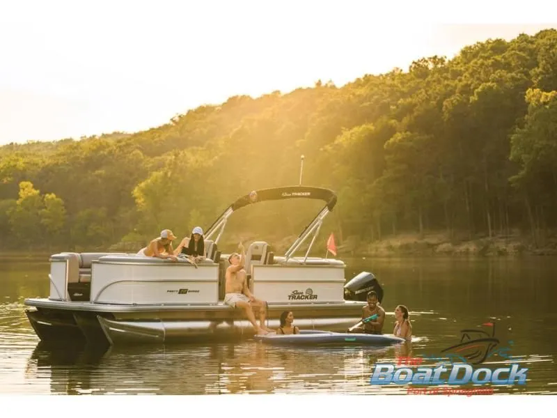 Slide: The Image of Party Barge 22 XP3 2026 - 7