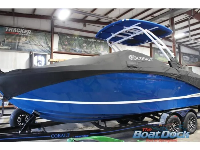 Slide: The Image of R Series R6 2025 - 11