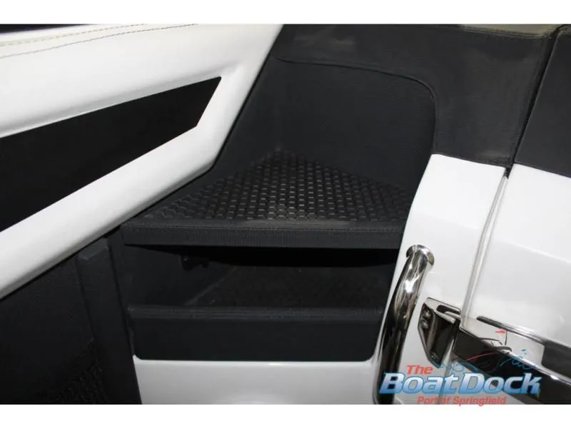 Slide: The Image of R Series R6 2025 - 34