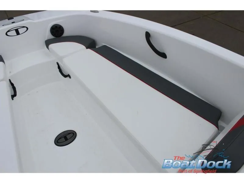 Slide: The Image of T-Yachts 18 2025 - 16