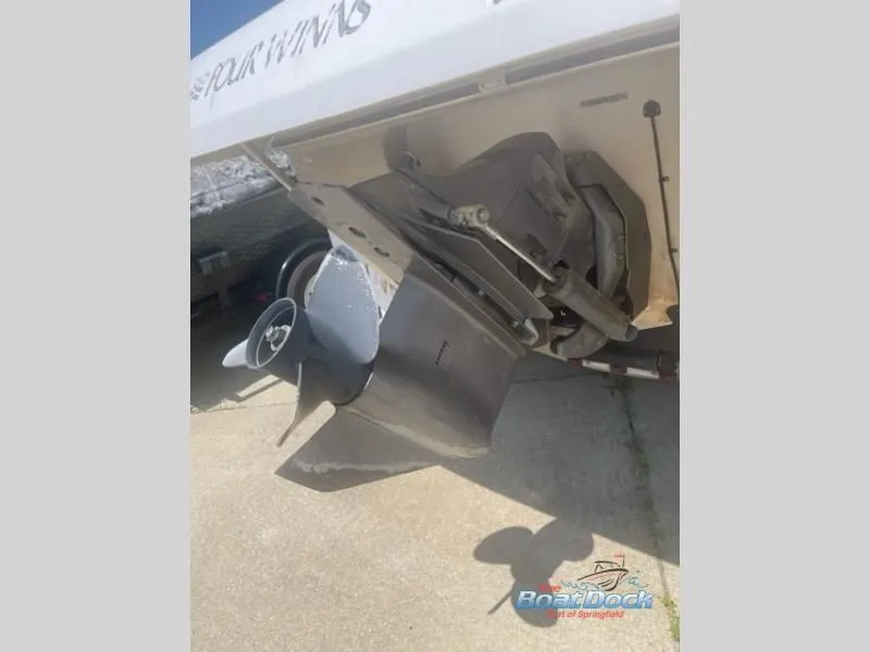 Slide: The Image of Four Winns 200 Horizon 2005 - 6