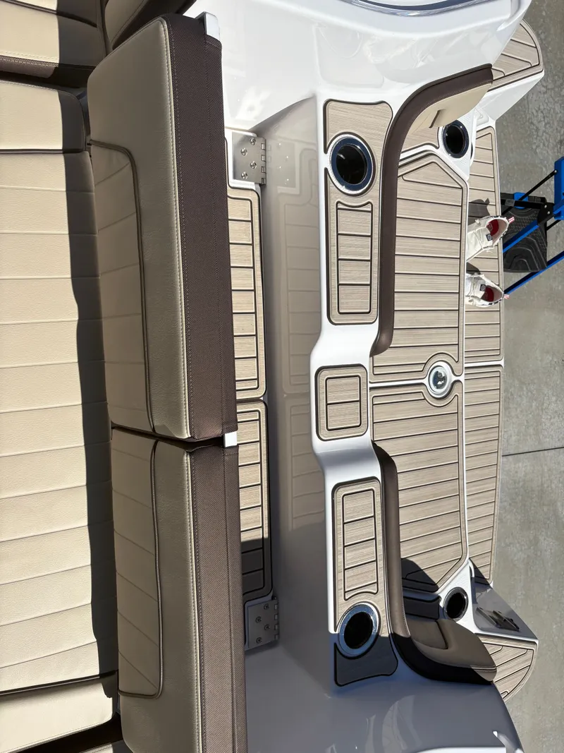 Slide: The Image of Yamaha 255 FSH Sport E 2022 - 11