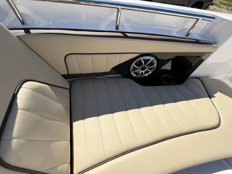 Slide: The Image of Yamaha 255 FSH Sport E 2022 - 16