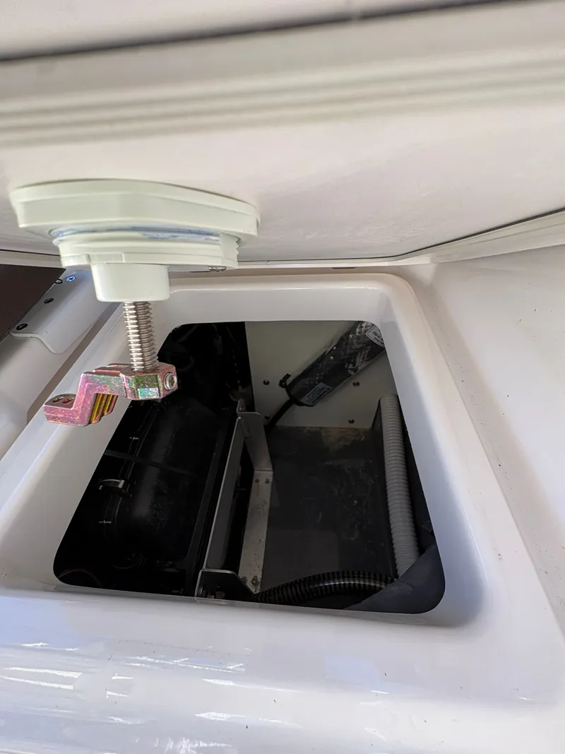 Slide: The Image of Yamaha 255 FSH Sport E 2022 - 55