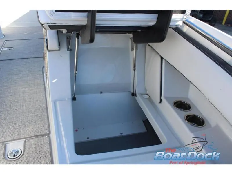 Slide: The Image of Eclipse E255 2024 - 33