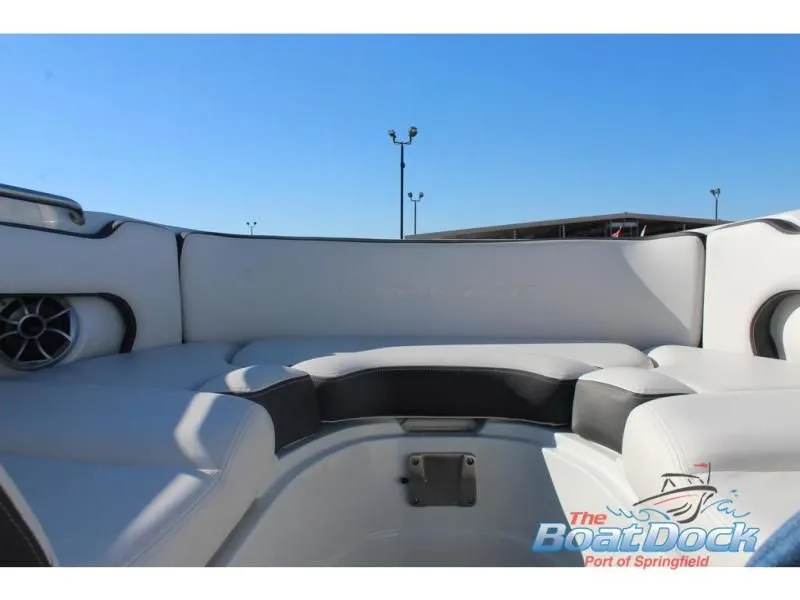 Slide: The Image of Eclipse E255 2024 - 35