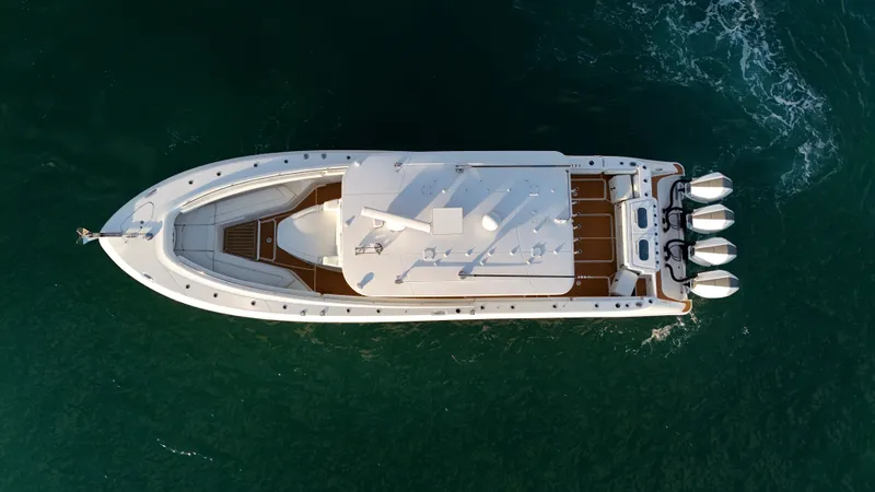 Slide: The Image of HCB 42 Lujo 2021 - 15