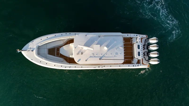 Slide: The Image of HCB 42 Lujo 2021 - 18