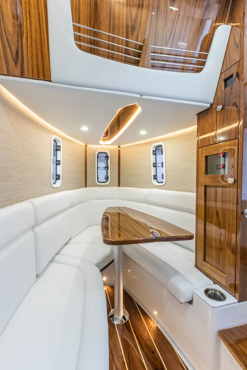 Slide: The Image of HCB 42 Lujo 2021 - 27