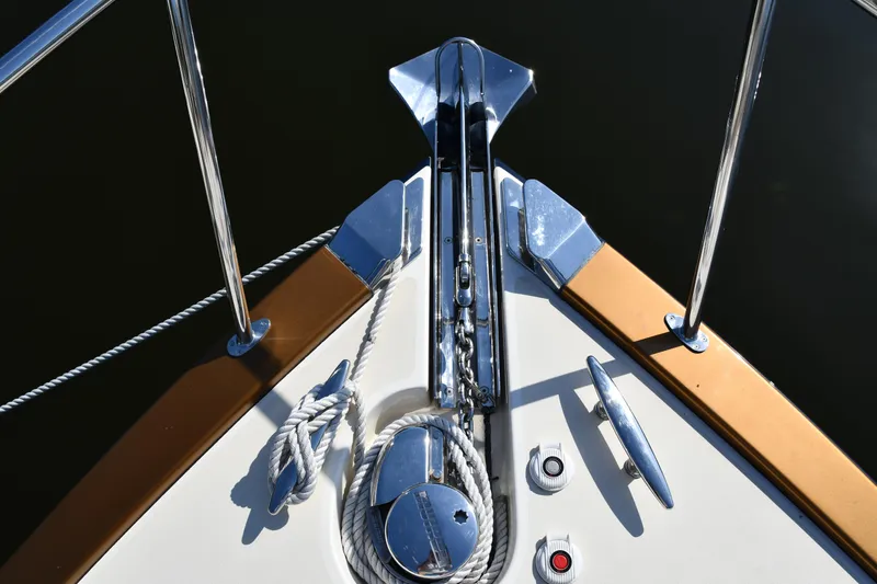 Slide: The Image of Bow of 2020 Palm Beach Motor Yachts PB52 with anchor and ropes. - 17