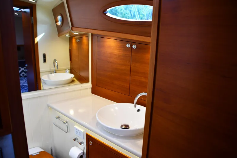 Slide: The Image of Luxurious bathroom in Palm Beach Motor Yachts PB52, year 2020. - 49
