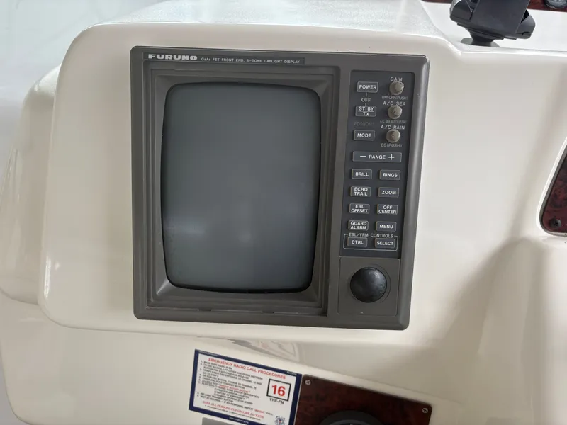 Slide: The Image of Furuno radar display on 1995 Sea Ray Sundancer 370. - 15