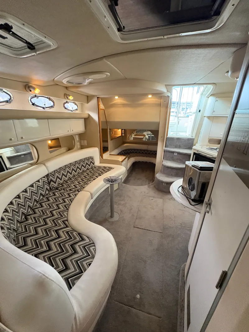 Slide: The Image of Interior of 1995 Sea Ray Sundancer 370 yacht. - 35