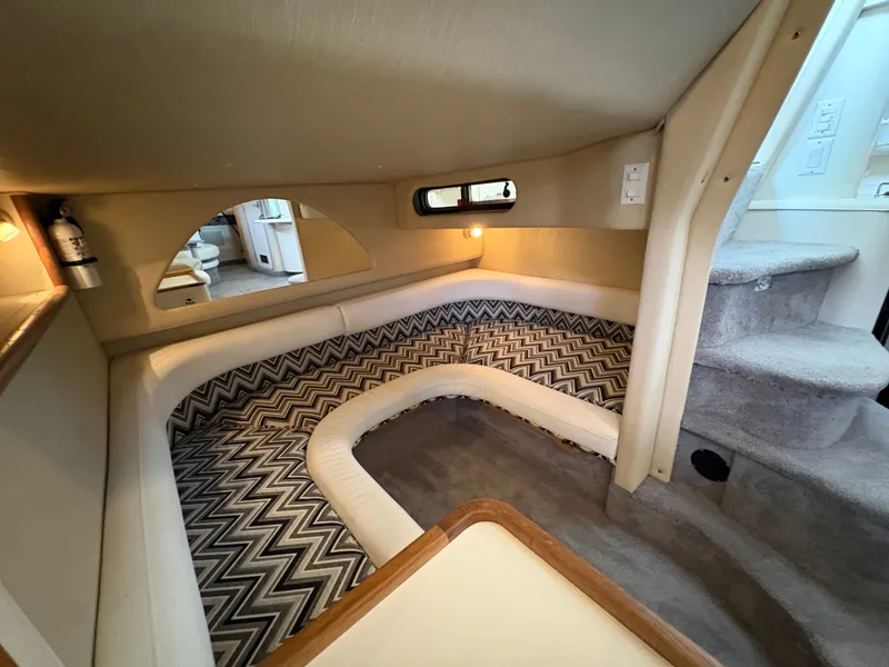 Slide: The Image of Interior of 1995 Sea Ray Sundancer 370 yacht. - 38