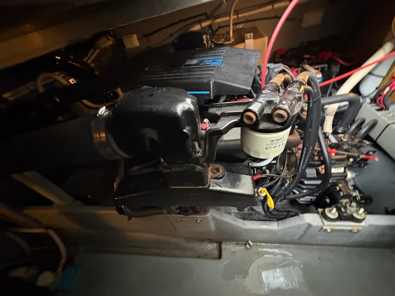 Slide: The Image of Engine compartment of a 1995 Sea Ray Sundancer 370 boat. - 49