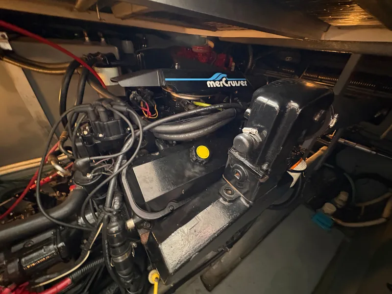 Slide: The Image of Sea Ray Sundancer 370 1995 - 51