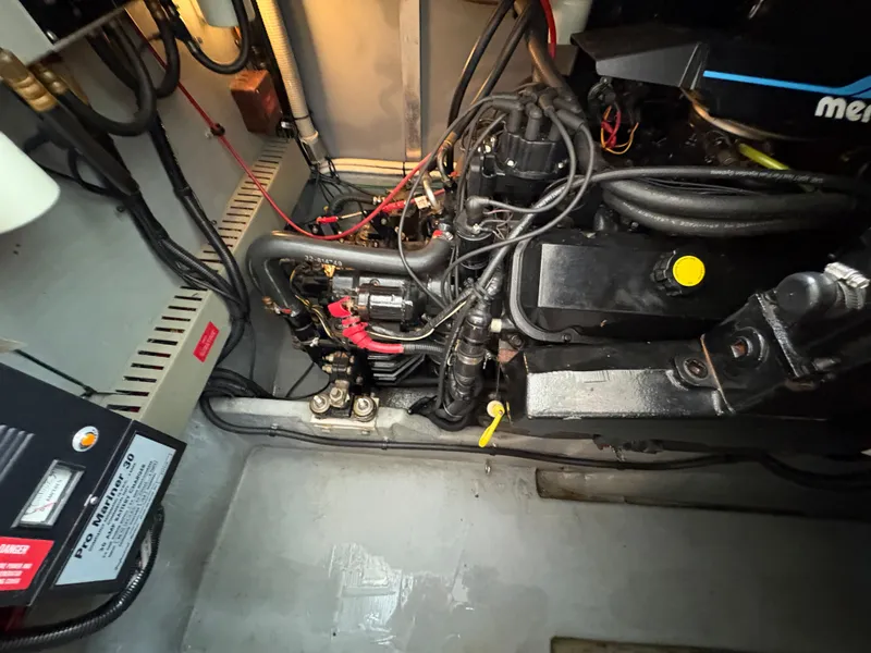 Slide: The Image of Sea Ray Sundancer 370 1995 - 52