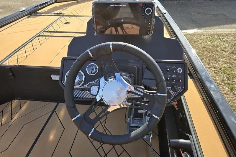 Slide: The Image of Steering console of 2026 Avid 20 Vertex boat with modern navigation system. - 4