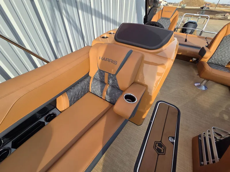 Slide: The Image of Harris GRAND MARINER 230 SLDH 2026 - 15