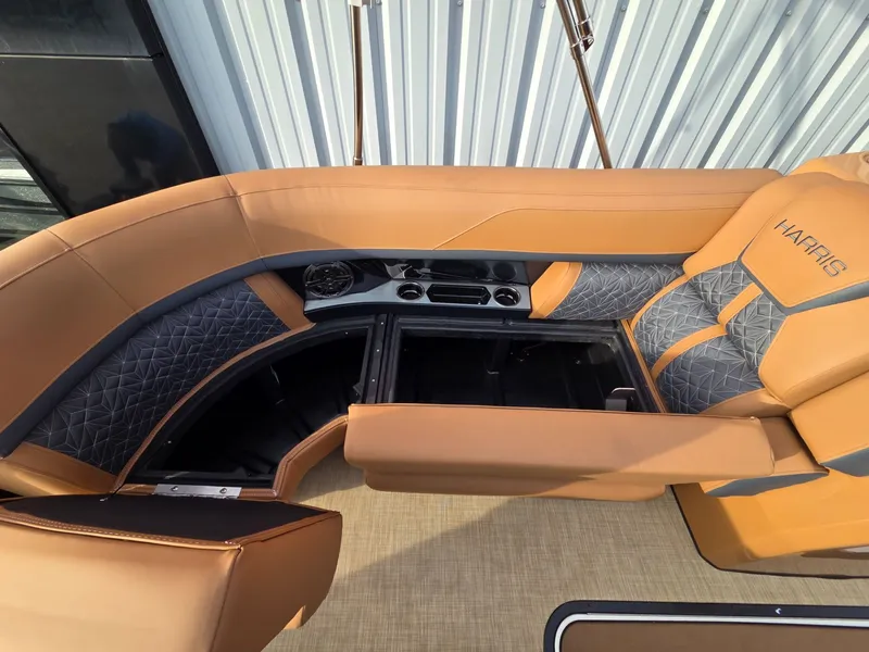 Slide: The Image of Harris GRAND MARINER 230 SLDH 2026 - 16