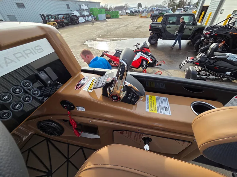 Slide: The Image of Harris GRAND MARINER 230 SLDH 2026 - 30