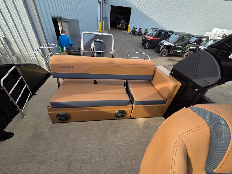 Slide: The Image of Harris GRAND MARINER 230 SLDH 2026 - 32