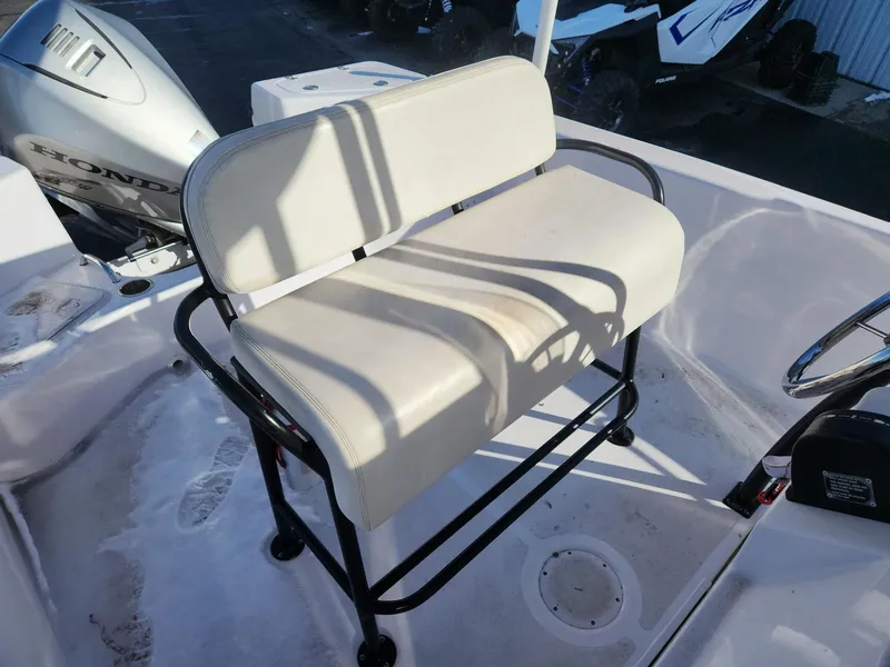 Slide: The Image of Pro-Line 2000 CENTER CONSOLE 2008 - 10