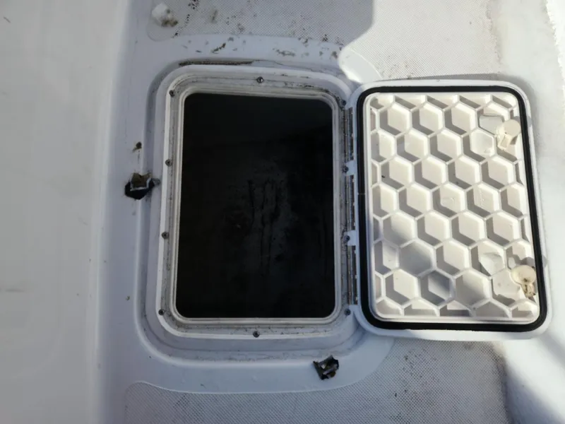 Slide: The Image of Pro-Line 2000 CENTER CONSOLE 2008 - 12