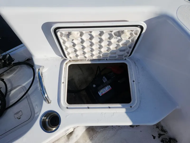 Slide: The Image of Pro-Line 2000 CENTER CONSOLE 2008 - 13