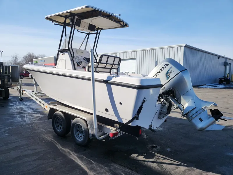 Slide: The Image of Pro-Line 2000 CENTER CONSOLE 2008 - 2