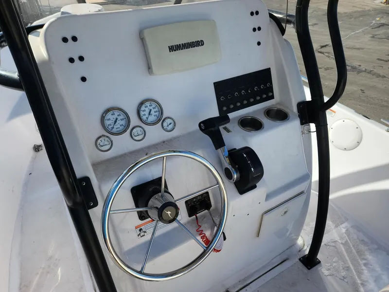 Slide: The Image of Pro-Line 2000 CENTER CONSOLE 2008 - 7