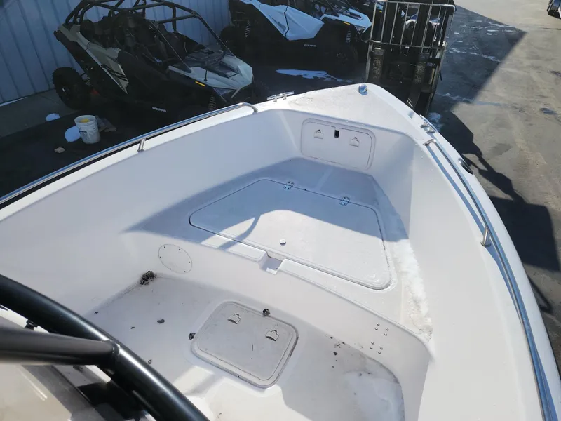 Slide: The Image of Pro-Line 2000 CENTER CONSOLE 2008 - 9