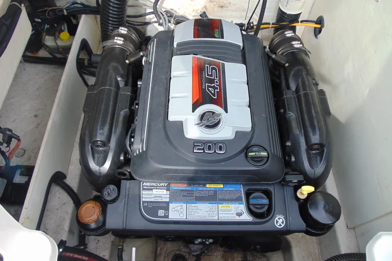 Slide: The Image of 2021 Bayliner VR5 Bowrider I/O engine, featuring a Mercury 4.5L 200 horsepower motor. - 20