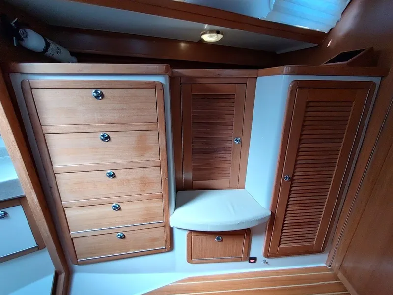 Slide: The Image of Catalina 42 MkII 2008 - 83