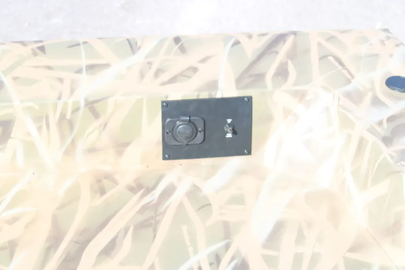 Slide: The Image of Lowe Outlet 20 2025 - 16