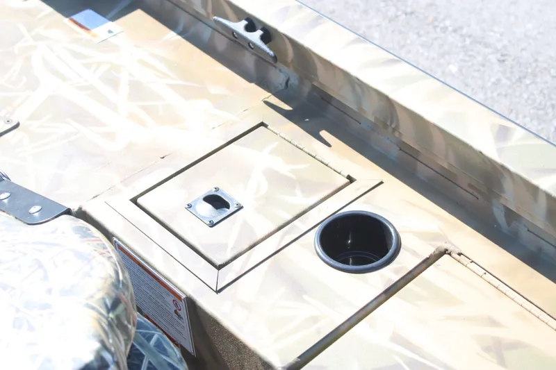 Slide: The Image of Lowe Outlet 20 2025 - 19