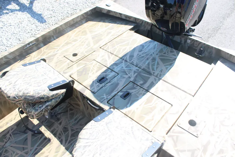 Slide: The Image of Lowe Outlet 20 2025 - 8