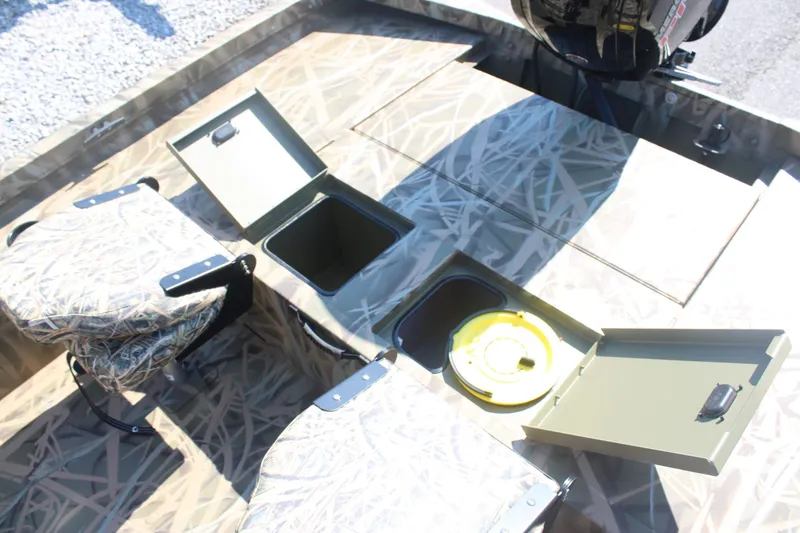 Slide: The Image of Lowe Outlet 20 2025 - 9