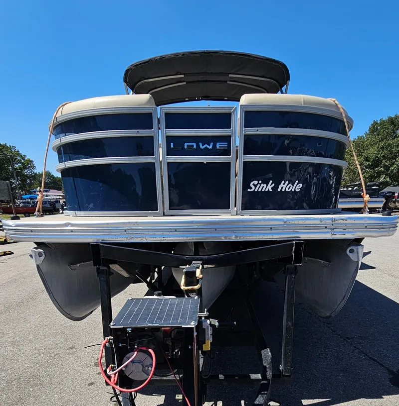 Slide: The Image of Lowe SS270 EXT Walk Thru 2022 - 18