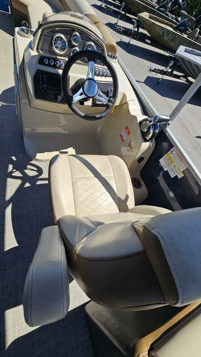 Slide: The Image of Lowe SS270 EXT Walk Thru 2022 - 22