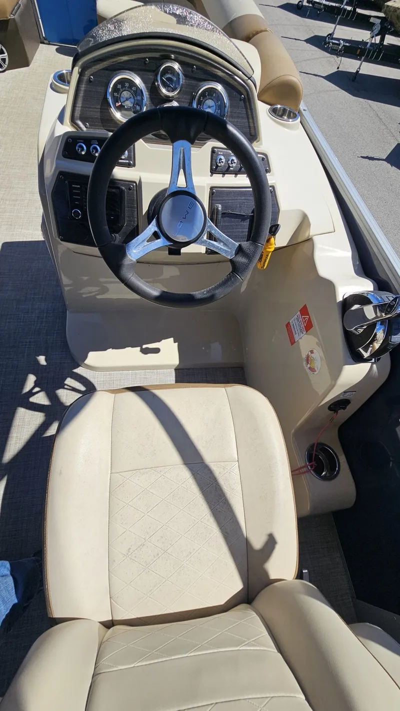 Slide: The Image of Lowe SS270 EXT Walk Thru 2022 - 23