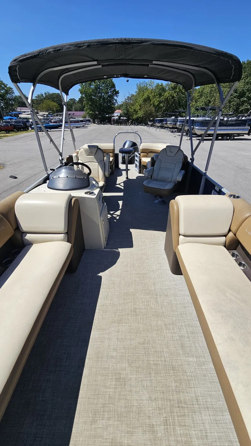 Slide: The Image of Lowe SS270 EXT Walk Thru 2022 - 6