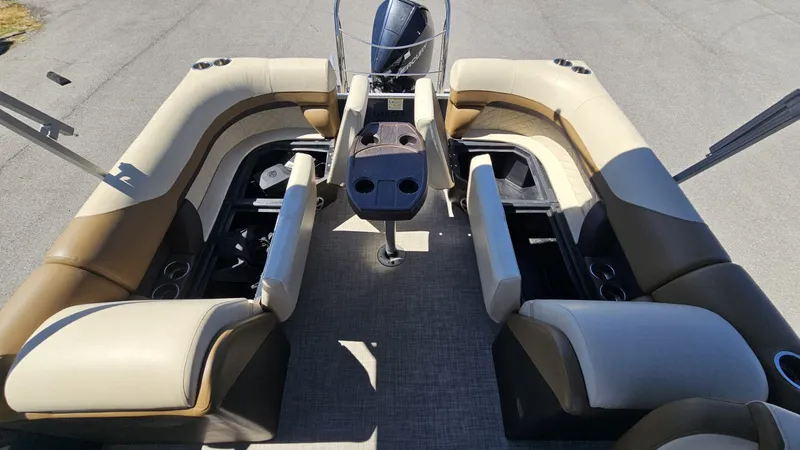 Slide: The Image of Lowe SS270 EXT Walk Thru 2022 - 7