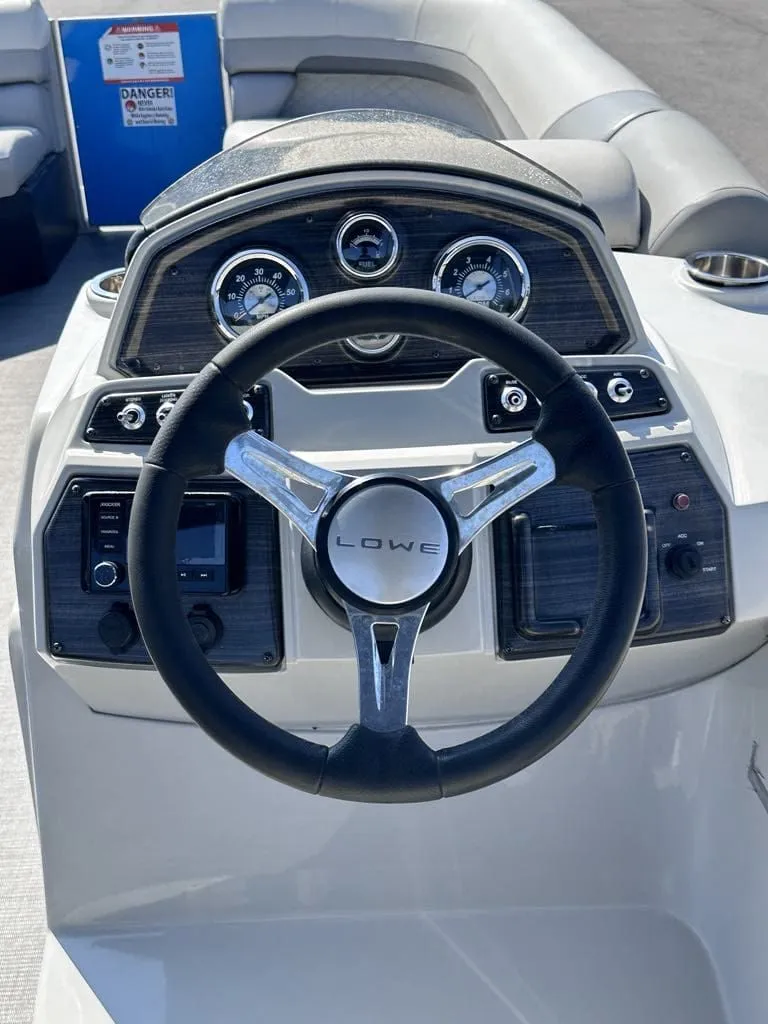 Slide: The Image of Lowe SS270 EXT Walk Thru 2022 - 3