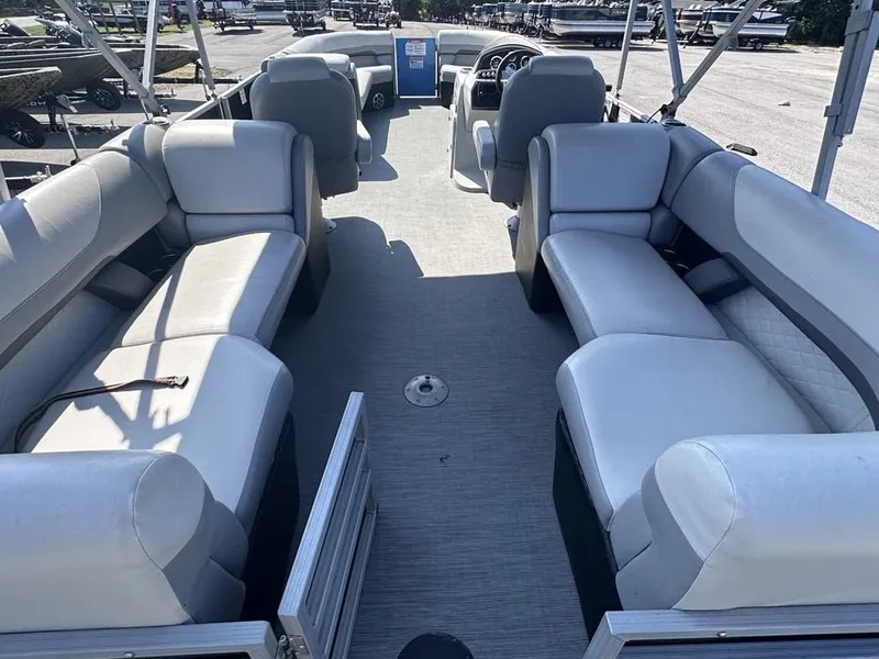 Slide: The Image of Lowe SS270 EXT Walk Thru 2022 - 7