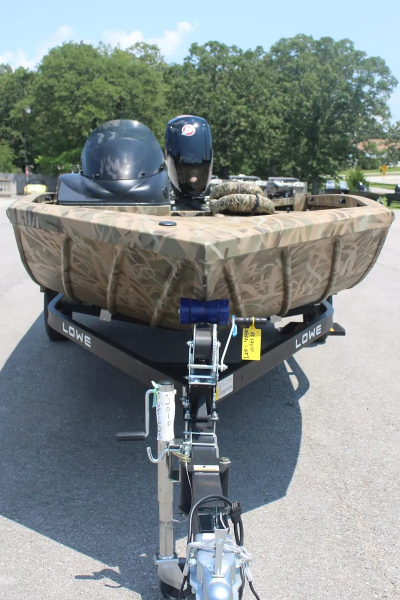 Slide: The Image of Lowe Outlet 20 2025 - 4