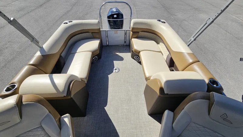 Slide: The Image of Lowe SS270 EWT 2023 - 19